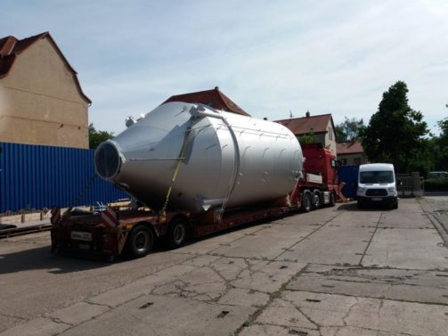 Speedlog transporta un silo para bagazo mojado a Suiza